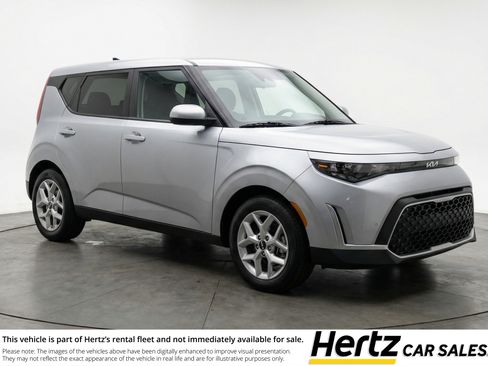 Used 2025 Kia Soul LX w/ LX Technology Package FWD image 1