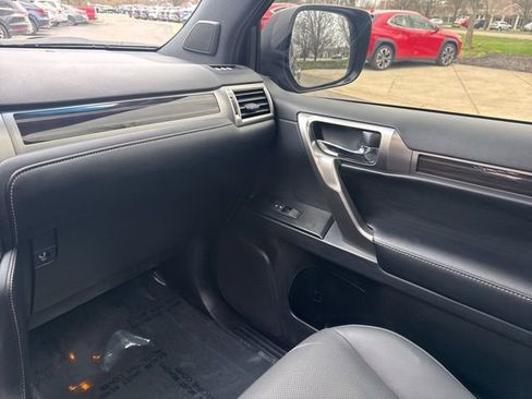 Used 2023 Lexus GX 460 Premium w/ Premium Plus Package image 29