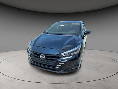 Certified 2025 Nissan Versa SV FWD image 3