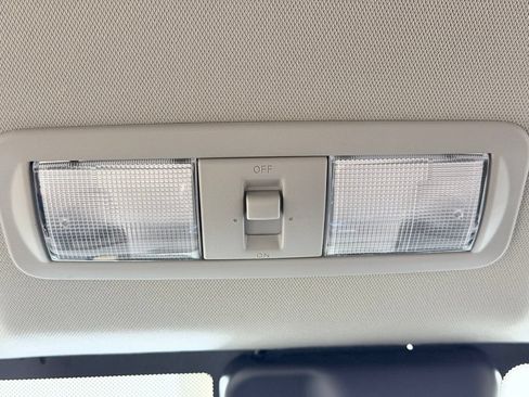 Used 2022 Nissan Frontier SV AWD/4WD image 39