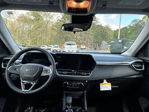 New 2026 Chevrolet TrailBlazer LT w/ Midnight Edition FWD image 30