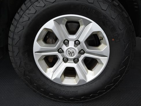 Used 2018 Toyota 4Runner SR5 Premium image 46