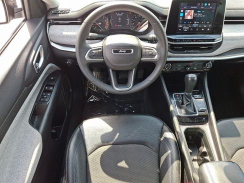 Used 2022 Jeep Compass Latitude AWD/4WD image 12