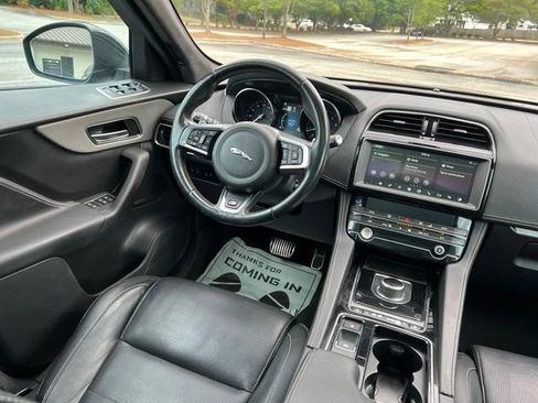 Used 2020 Jaguar F-PACE S AWD/4WD image 28