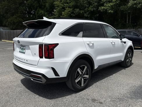 Used 2021 Kia Sorento S FWD image 5