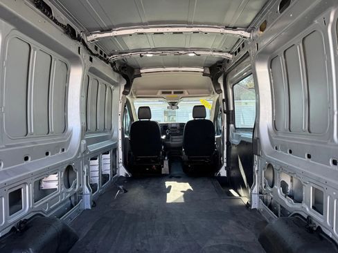 Used 2020 Ford Transit 250 Medium Roof AWD image 25