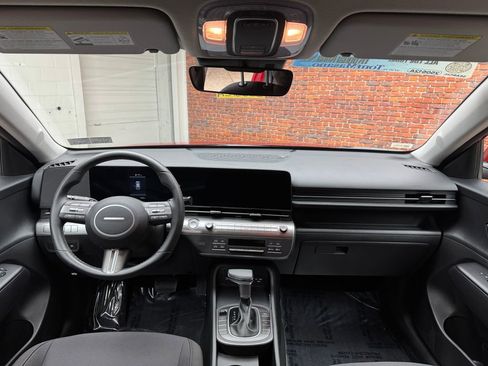 Used 2025 Hyundai Kona SEL AWD/4WD image 11