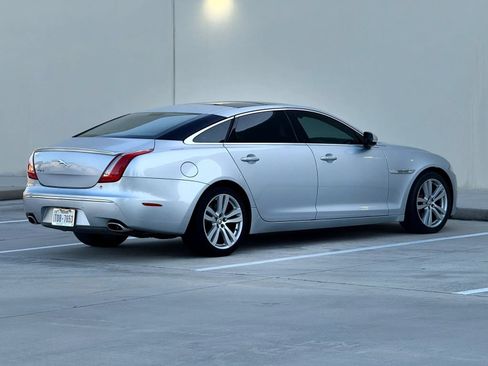 Used 2011 Jaguar XJ L RWD image 7