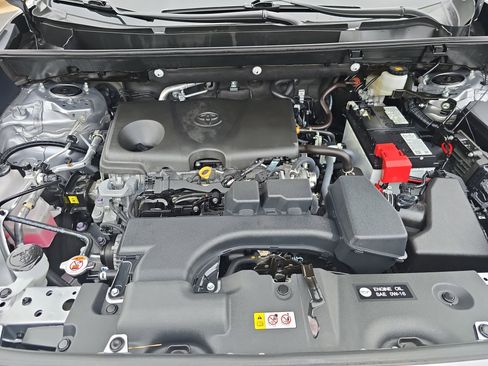Used 2025 Toyota RAV4 XLE image 31