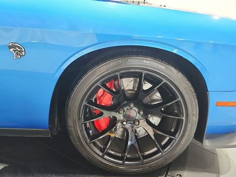 Used 2016 Dodge Challenger SRT Hellcat RWD image 24