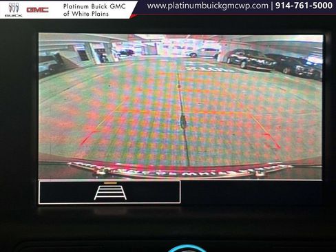 Used 2024 GMC Terrain SLE w/ Driver Convenience Package image 27