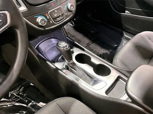 Used 2018 Chevrolet Malibu LS image 18