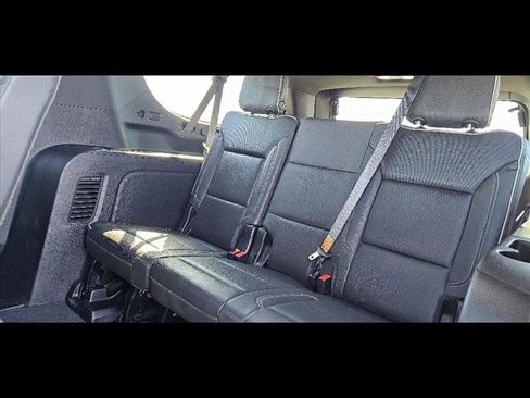 Used 2023 GMC Yukon XL SLT image 13