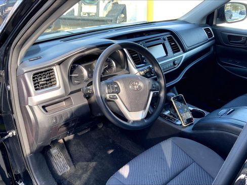 Used 2016 Toyota Highlander LE image 15