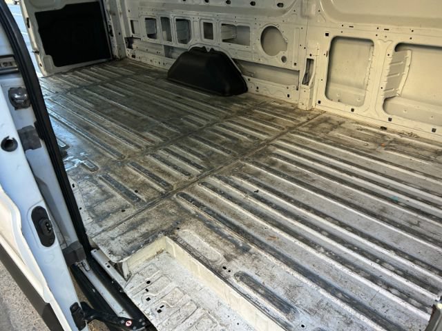 Used 2022 Ford E-Transit 148 High Roof Extended RWD image 31
