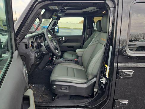 New 2026 Jeep Gladiator Mojave image 14