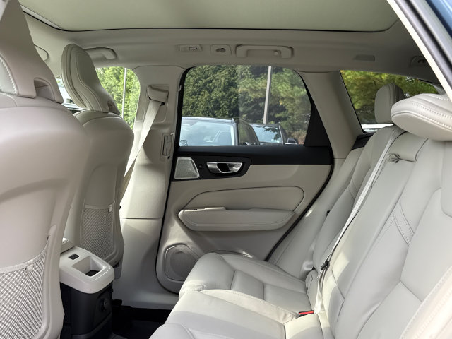Used 2023 Volvo XC60 T8 Ultimate w/ Climate Package AWD/4WD image 21