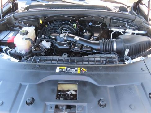 Used 2023 Jeep Grand Cherokee Limited w/ Luxury Tech Group II AWD/4WD image 14