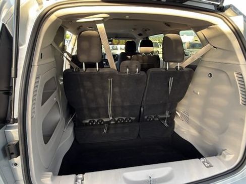 Used 2023 Chrysler Voyager LX FWD image 13