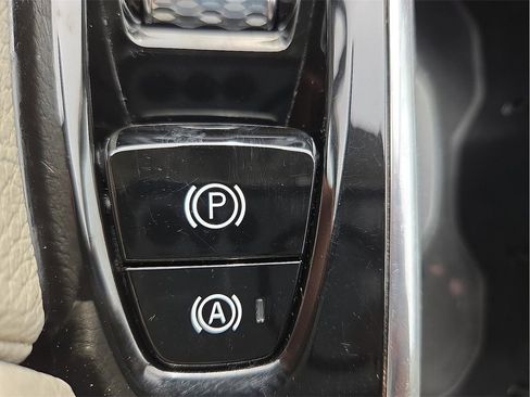 Used 2021 Volvo XC90 T6 Momentum w/ Advanced Package image 16