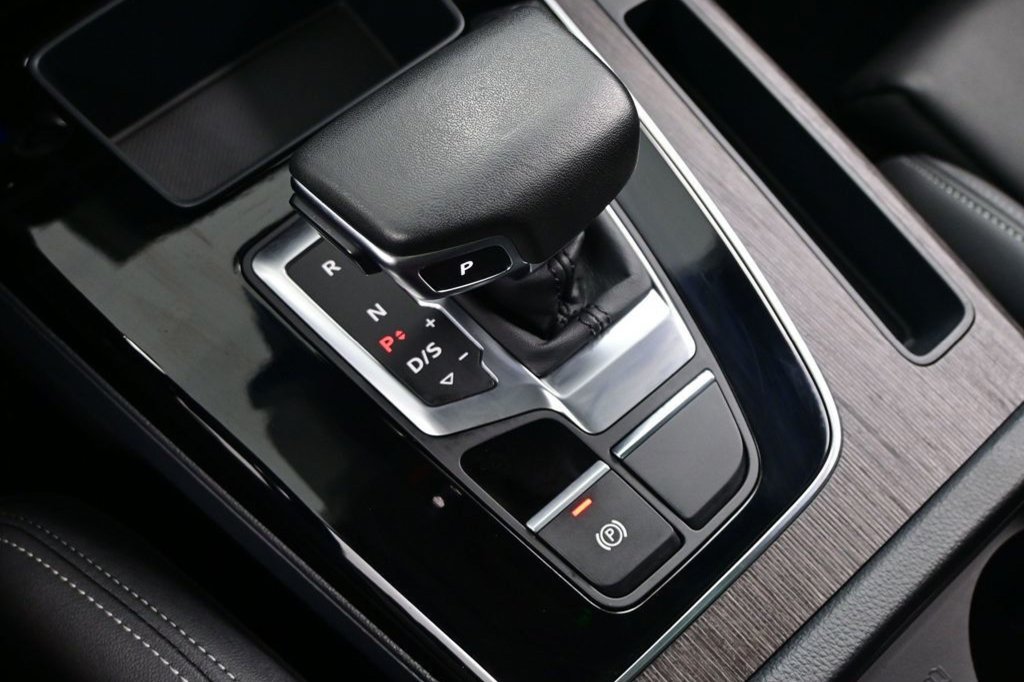 Used 2024 Audi Q5 2.0T Premium w/ Convenience Package AWD/4WD image 36