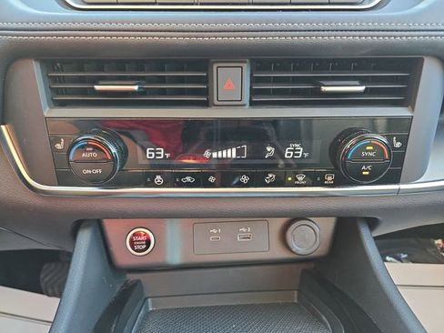 Used 2023 Nissan Rogue SV w/ SV Premium B Package FWD image 29
