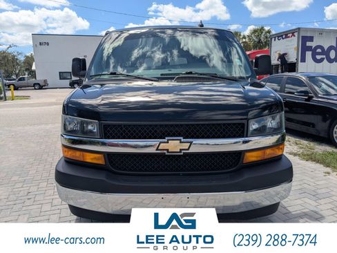 Used 2017 Chevrolet Express 3500 LT w/ LT Preferred Equipment Group image 7