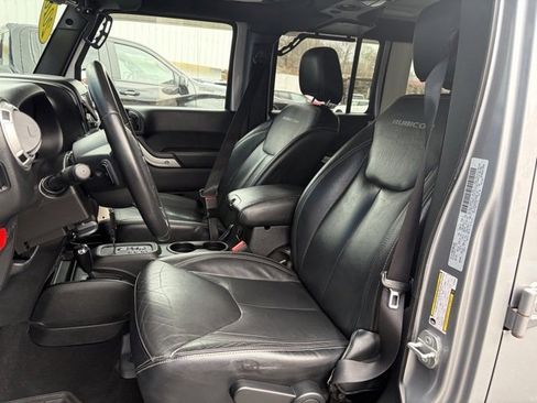 Used 2016 Jeep Wrangler Unlimited Rubicon image 13