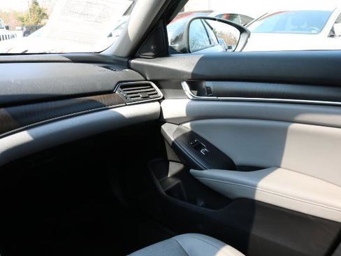 Used 2018 Honda Accord EX-L image 17