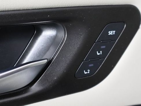 Used 2022 Nissan Pathfinder Platinum w/ Cargo Package FWD image 22