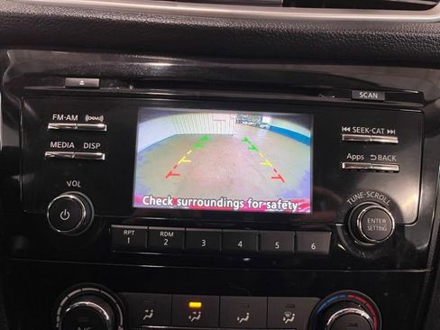 Used 2016 Nissan Rogue S image 26