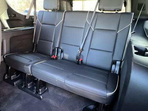 Used 2023 Cadillac Escalade ESV Premium Luxury image 24