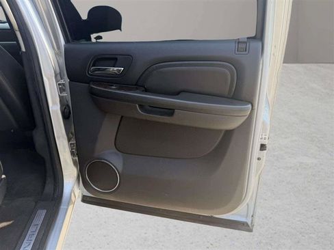 Used 2014 GMC Yukon XL Denali AWD/4WD image 28