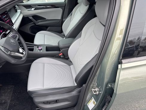 New 2026 Volkswagen Tiguan SE R-Line image 5