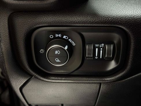 Used 2022 RAM 2500 Laramie AWD/4WD image 8