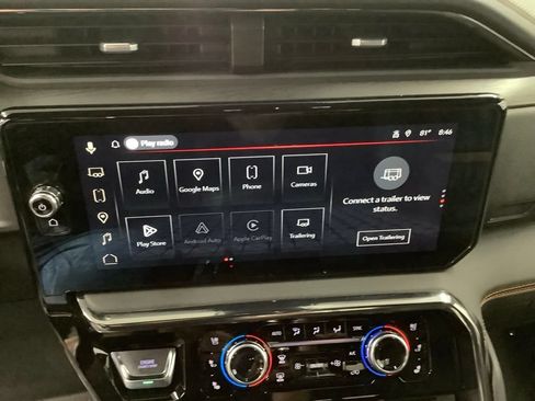 Used 2023 GMC Sierra 1500 AT4 w/ Technology Package AWD/4WD image 19