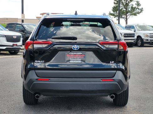 Used 2024 Toyota RAV4 LE AWD/4WD image 5