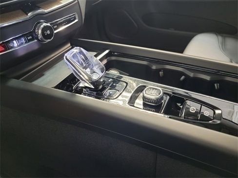 Certified 2026 Volvo XC60 B5 Plus w/ Protection Package Premier image 24