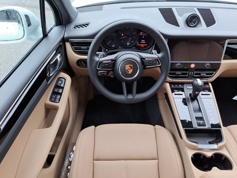 New 2026 Porsche Macan image 17