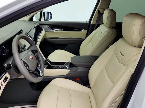 Used 2024 Cadillac XT6 Premium Luxury w/ Technology Package image 21