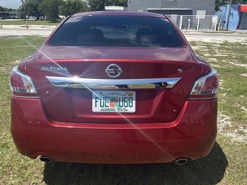 Used 2015 Nissan Altima 2.5 S w/ Power Driver Seat Package FWD image 5