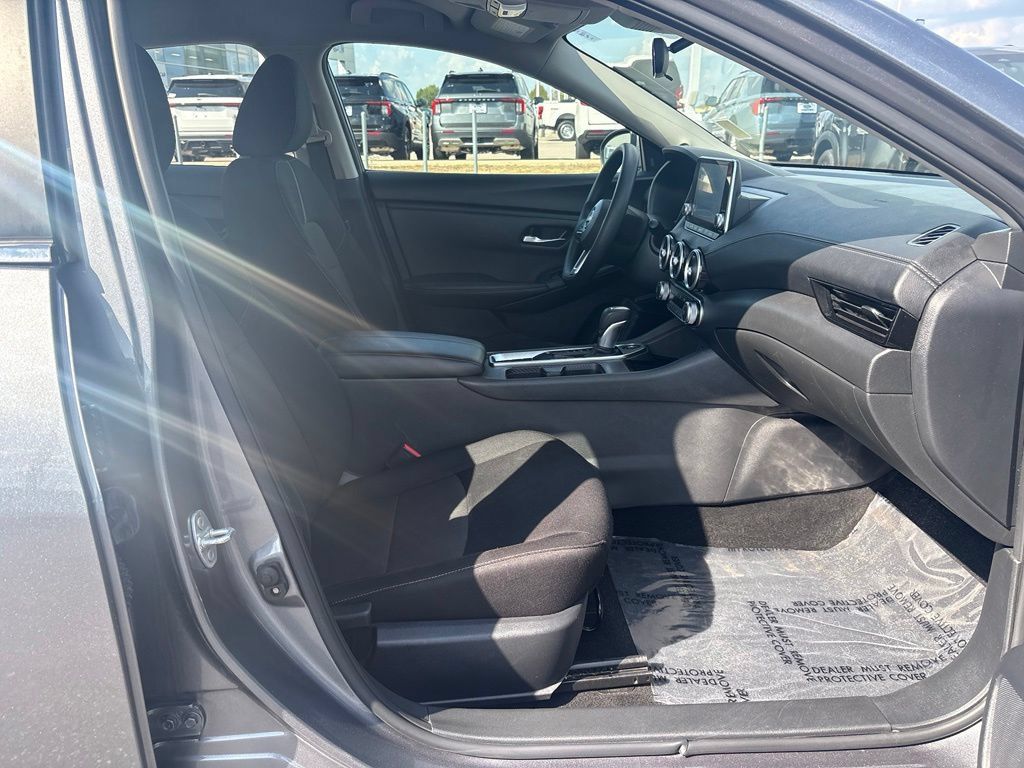 Used 2024 Nissan Sentra SV FWD image 16