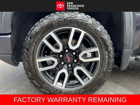 Used 2024 GMC Sierra 1500 AT4 w/ Technology Package AWD/4WD image 9