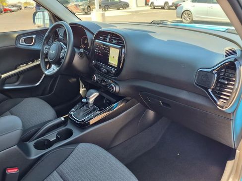 Used 2023 Kia Soul EX image 17