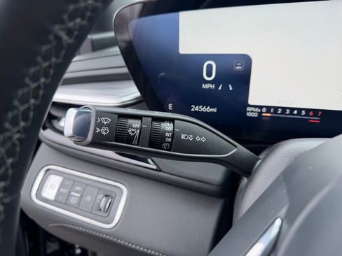 Used 2025 Buick Enclave Preferred image 24