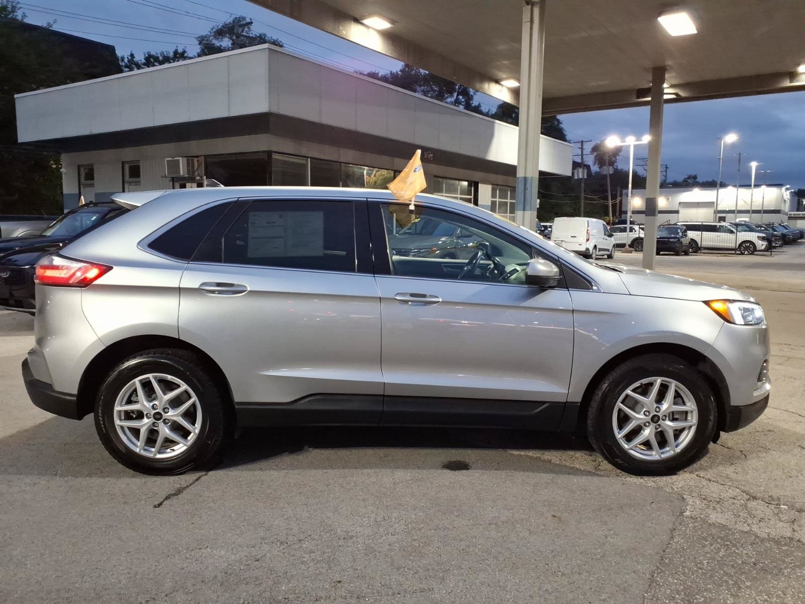 Certified 2024 Ford Edge SEL AWD/4WD image 2