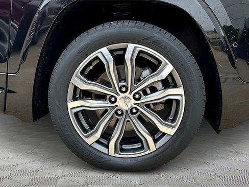 Used 2019 GMC Terrain Denali w/ Advanced Safety Package image 8