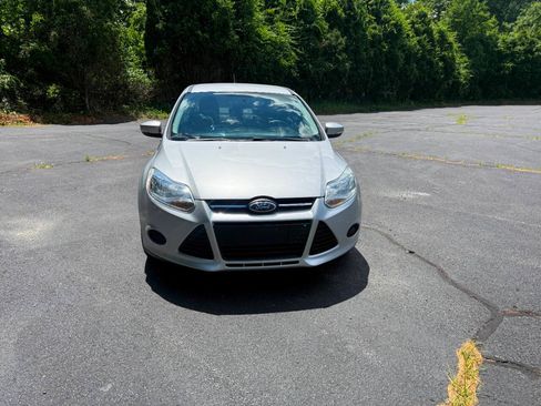 Used 2014 Ford Focus SE FWD image 10