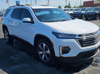 Used 2023 Chevrolet Traverse LT w/ LT Premium Package FWD video 1