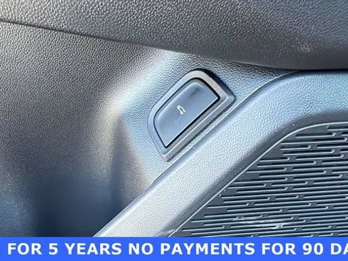 New 2026 Chevrolet Equinox LT w/ Convenience Package II FWD image 28